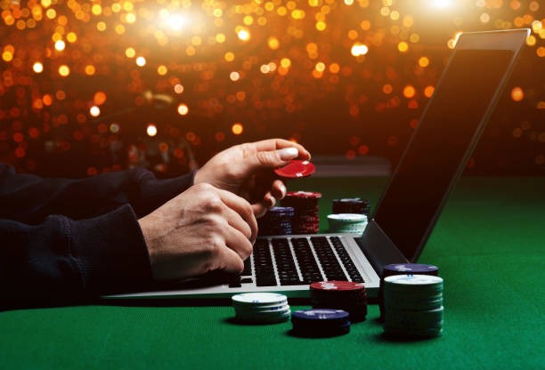 Mobile phone displaying live poker interface on cryo app
